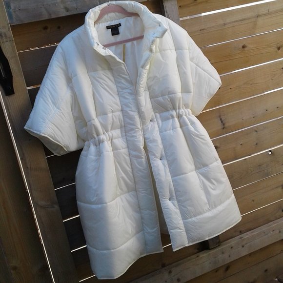 Cream puffer poncho - Picture 5 of 10